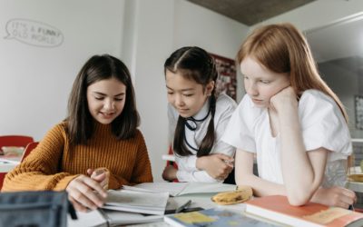 Pourquoi l’adolescence est un âge clé selon Maria Montessori